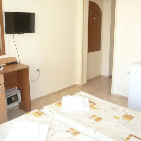 мишел نيسيبار