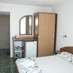 мишел 네세부르