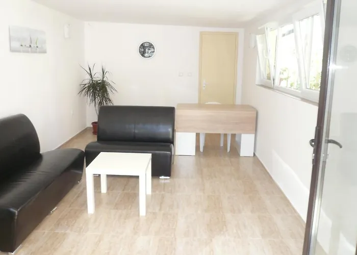 мишел Pensión Nesebar