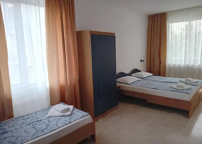 мишел Penzion Nesebar